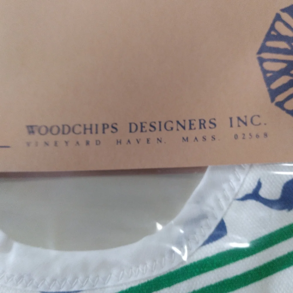 Whale design baby bib